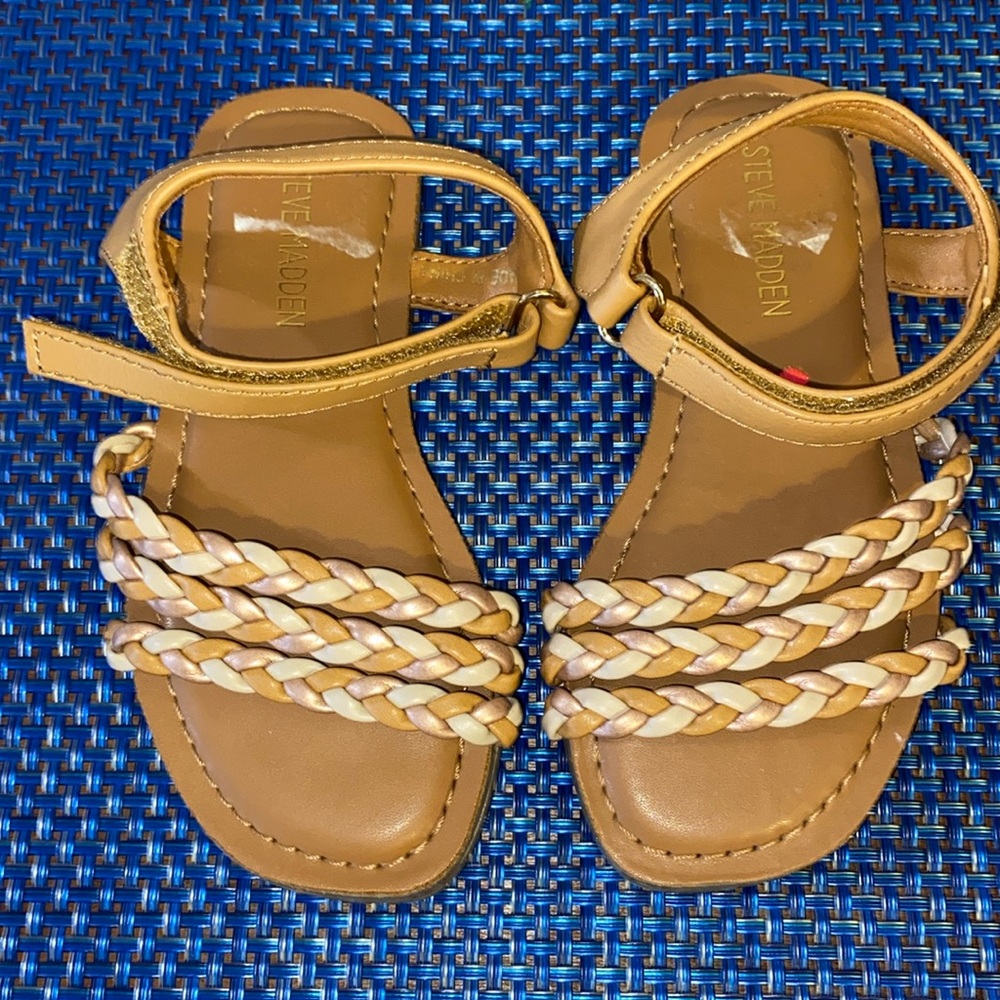 Littler girl’s Steve Madden sandals, braided design, size 9, NWOT